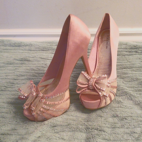 BRAND NEW PINK SATIN DIAMOND STUDDED PLATFORMS FROM ZIGI NEW YORK!!! - Picture 7 of 8